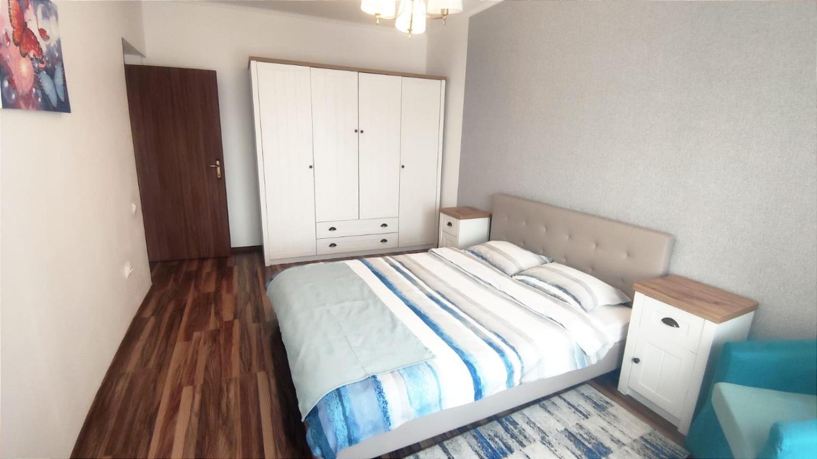 Charming apartment in villa Iasi Exteriör bild