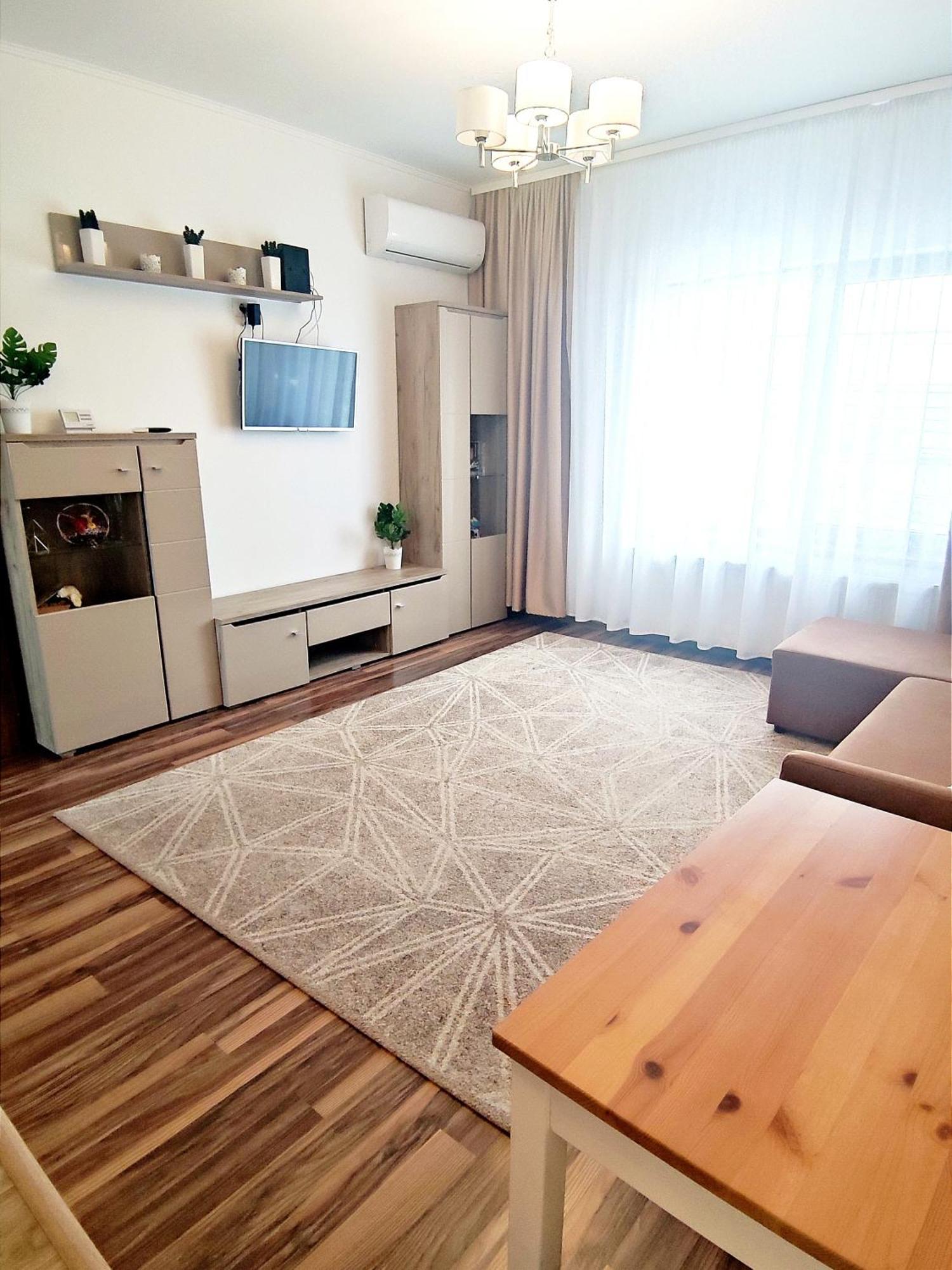 Charming apartment in villa Iasi Exteriör bild